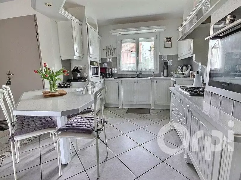 Maison, 147 m²