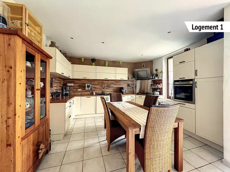 Maison, 250 m²
