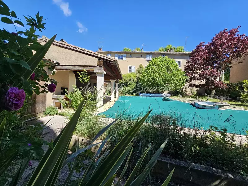 Maison, 267,9 m²