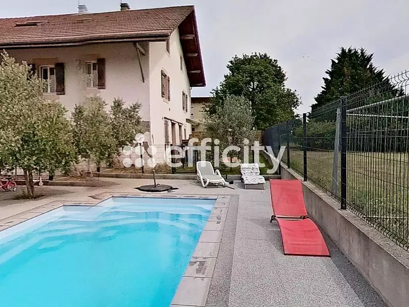 Maison, 245 m²