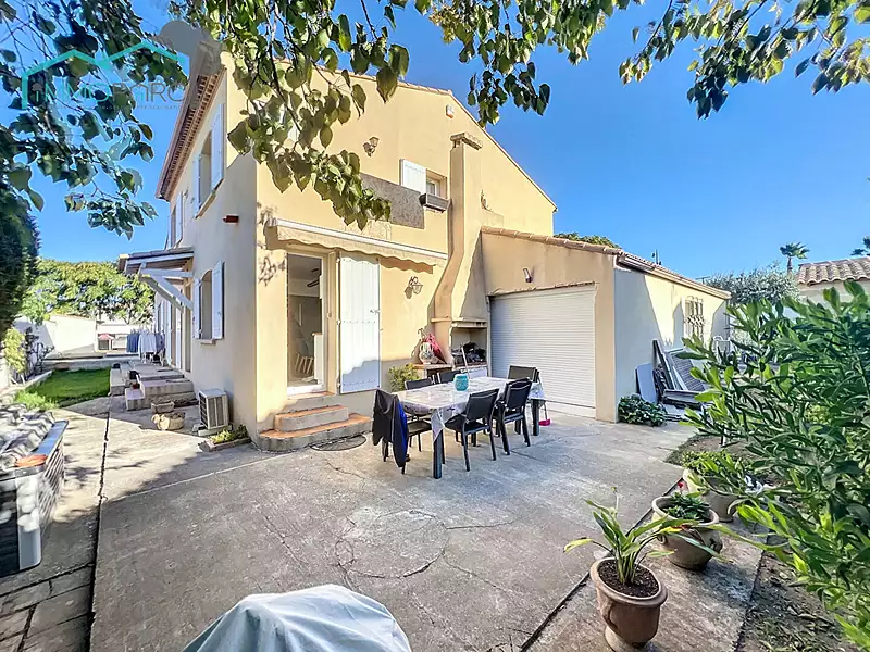 Maison, 225 m²