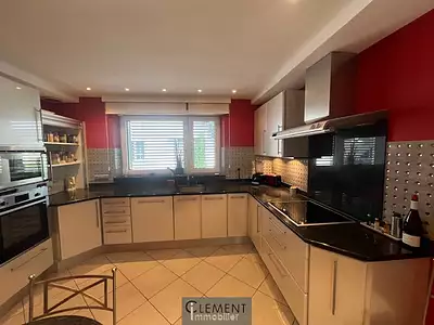 Maison, 180 m²