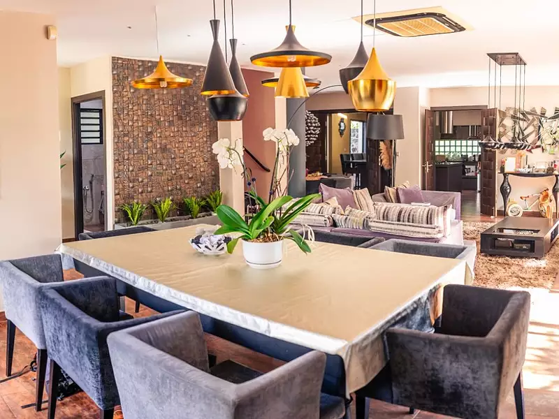 Maison, 305 m²