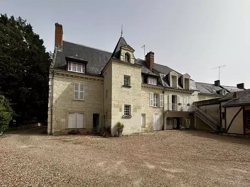 Maison, 1 075 m²