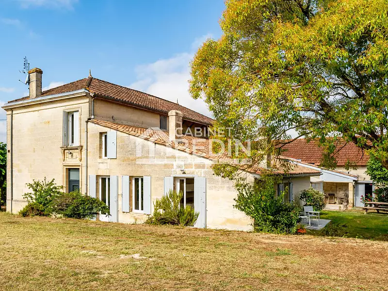 Maison, 302,6 m²