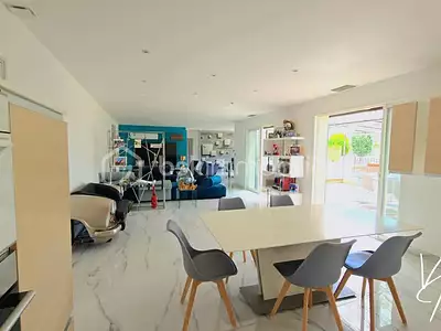 Maison, 243 m²