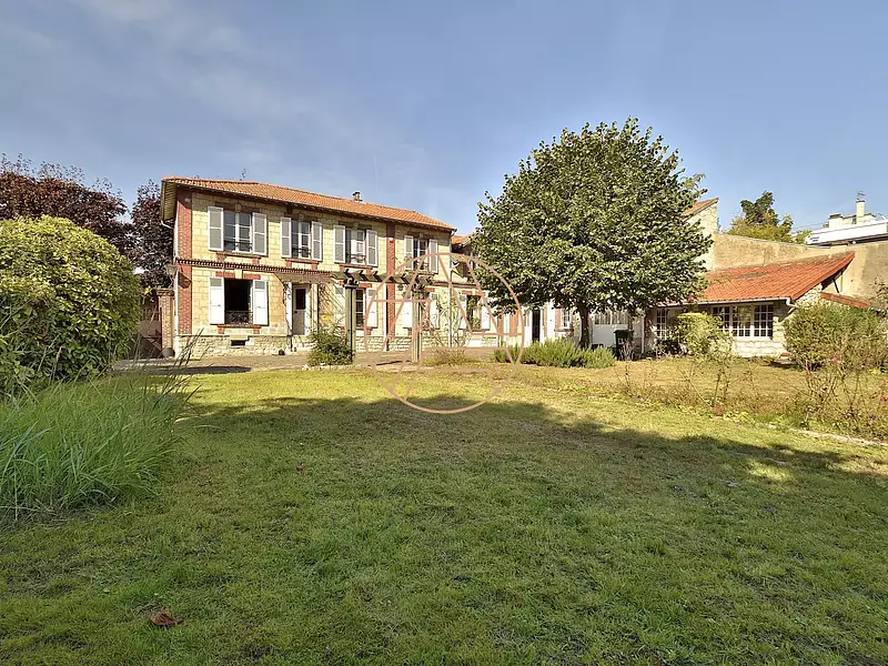 Maison, 270 m²