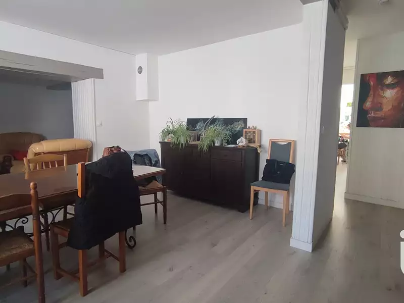Maison, 225 m²