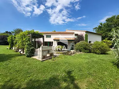 Maison, 240 m²