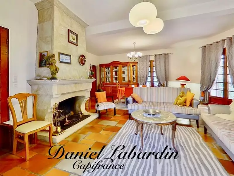 Maison, 230 m²