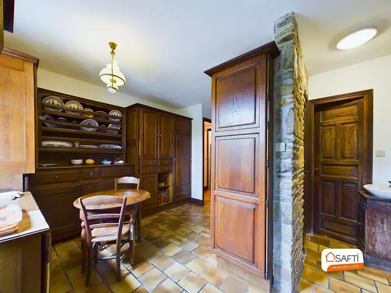 Maison, 220 m²