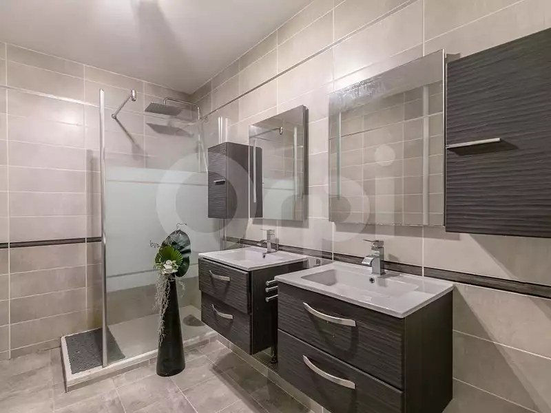 Maison, 195 m²