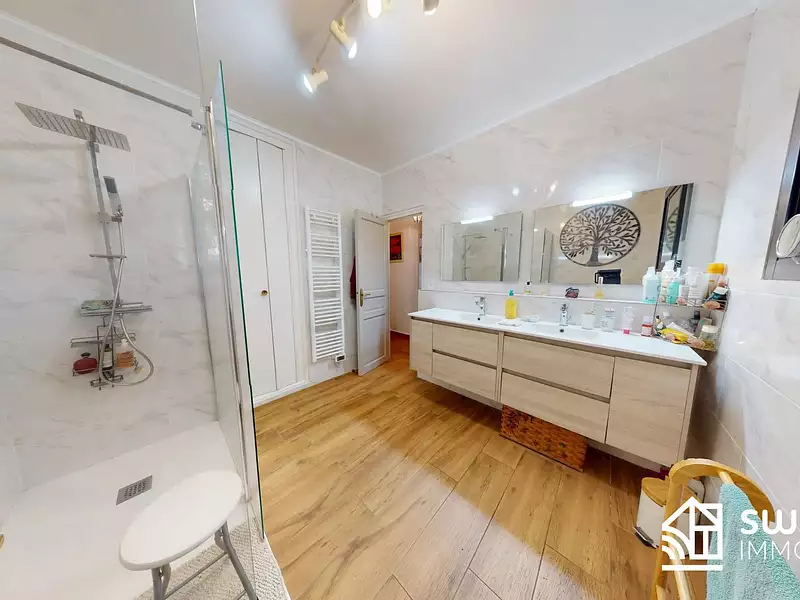 Maison, 278 m²