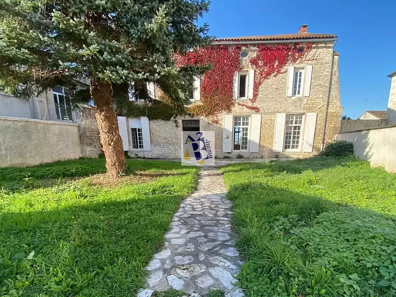 Maison, 330 m²