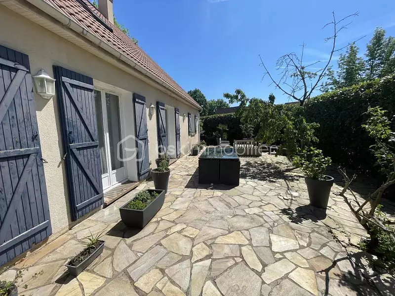 Maison, 220 m²