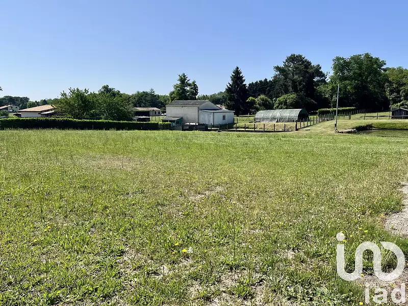 Terrain, 824 m²