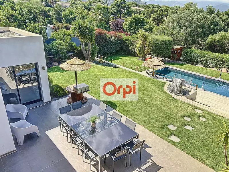 Maison, 169 m²