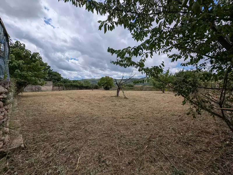 Terrain, 1 700 m²