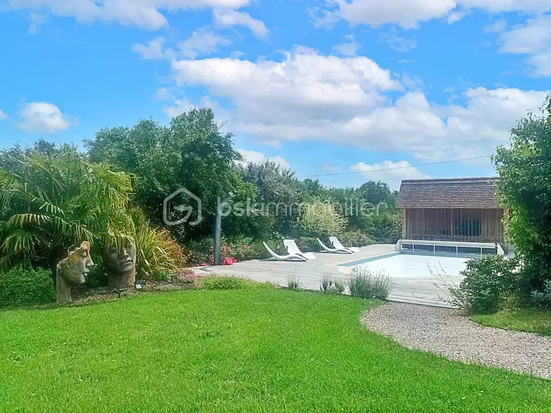 Maison, 361 m²