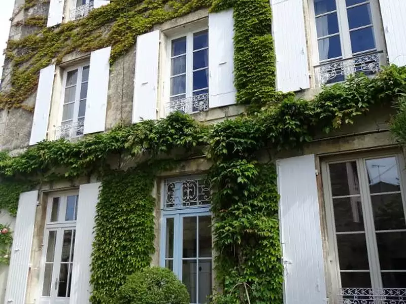 Maison, 240 m²