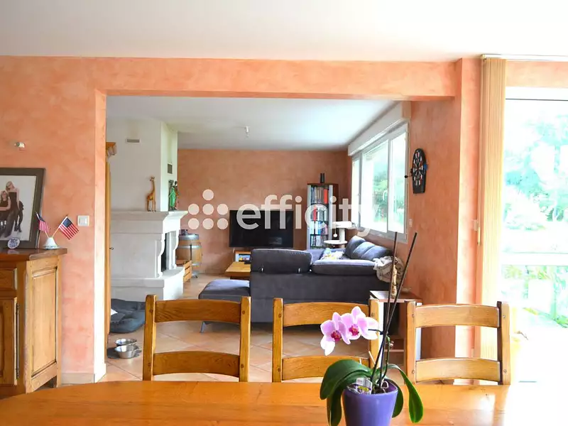 Maison, 210 m²