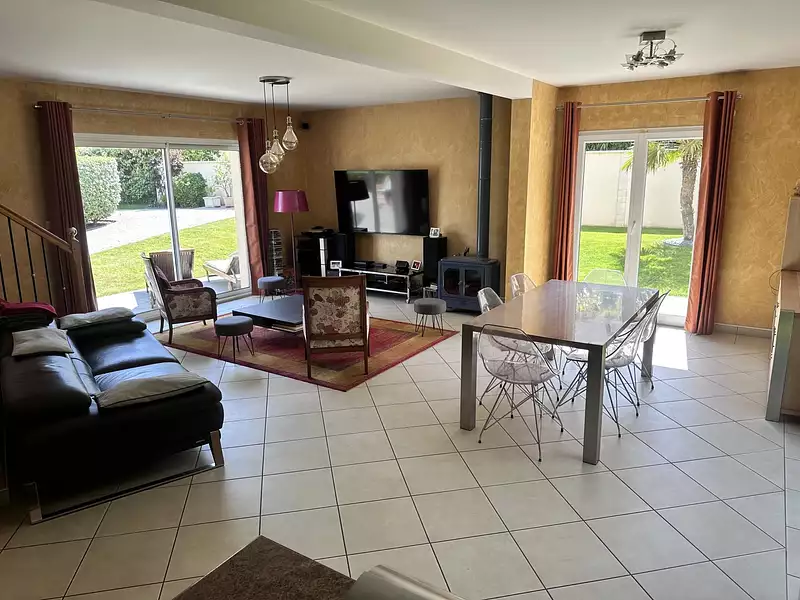 Maison, 200 m²