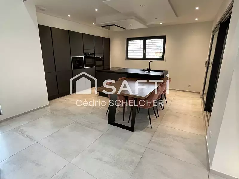 Maison, 131 m²