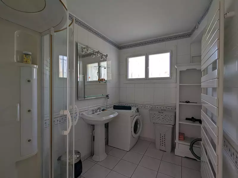 Maison, 166 m²
