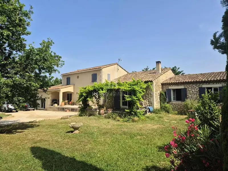 Maison, 250 m²