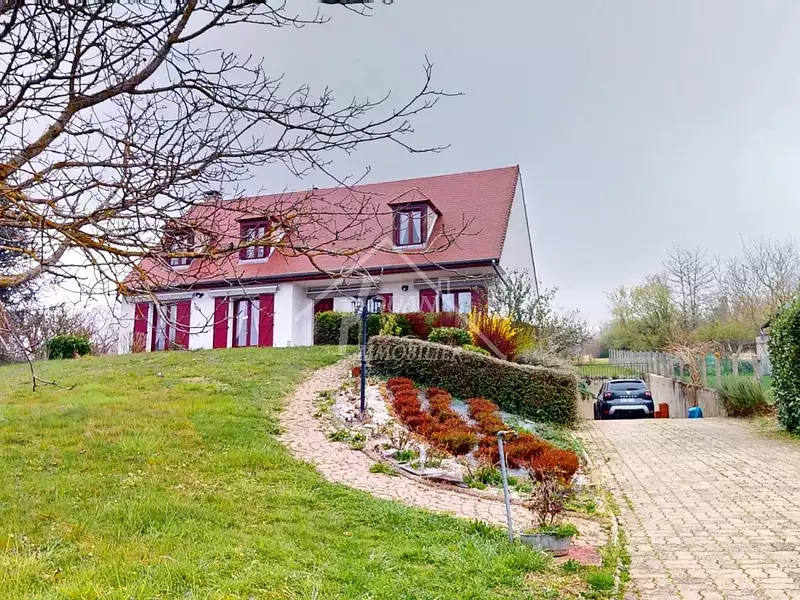 Maison, 176 m²