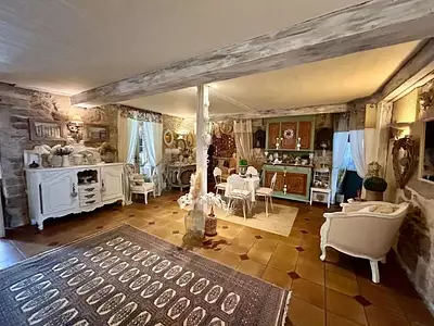 Maison, 1 300 m²