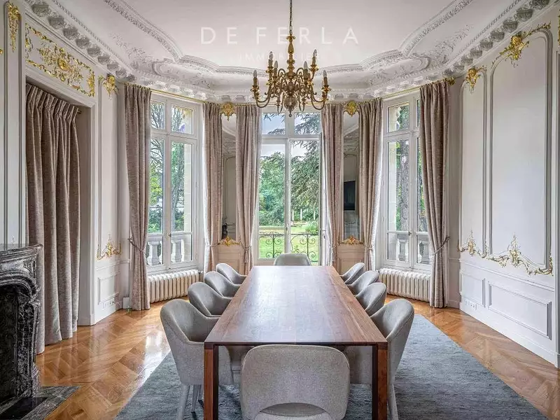 Maison, 826 m²
