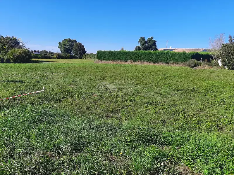 Terrain, 1 086 m²