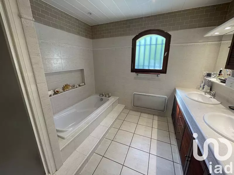 Maison, 163 m²