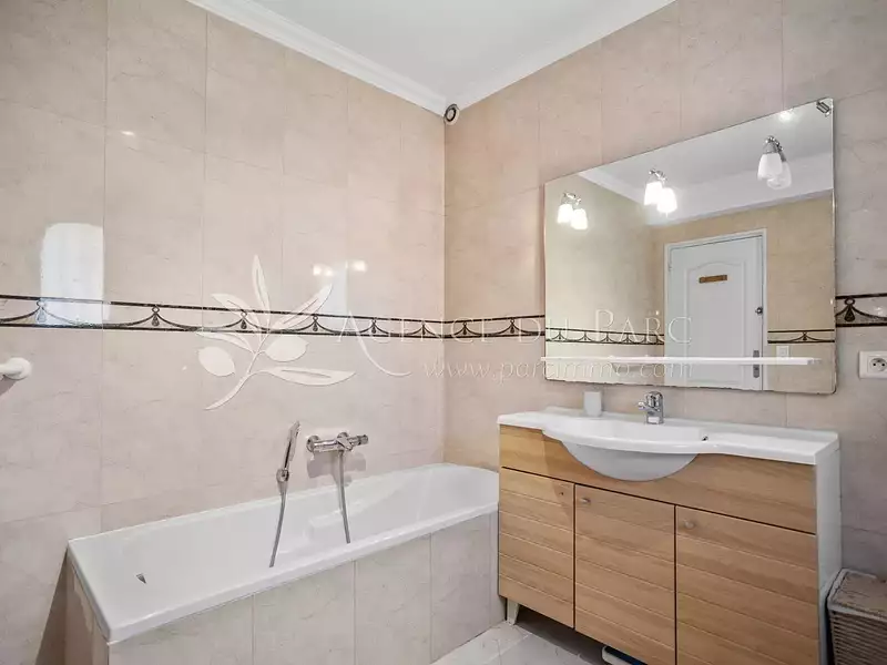 Maison, 250 m²