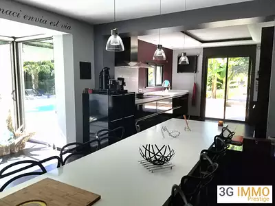 Maison, 279 m²