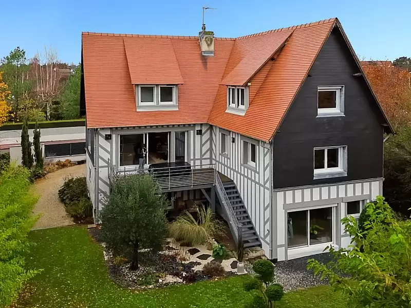 Maison, 230 m²