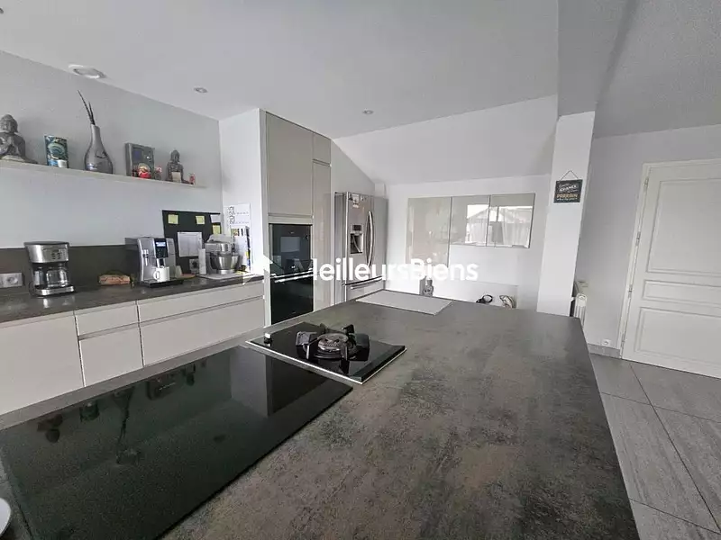 Maison, 179 m²