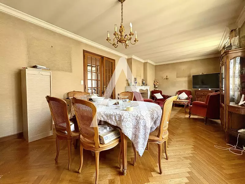 Maison, 180 m²
