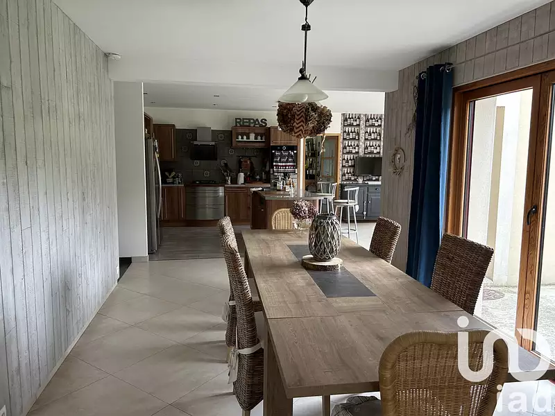 Maison, 323 m²