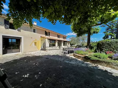 Maison, 208 m²