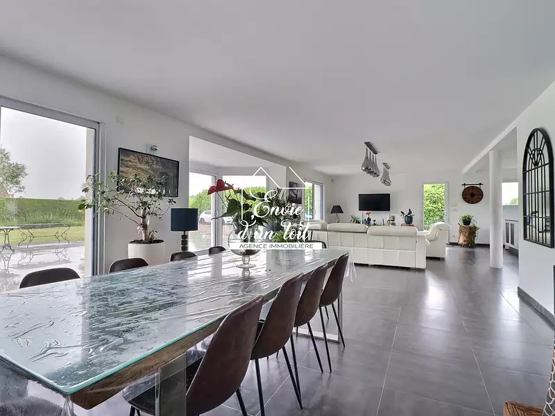 Maison, 218 m²