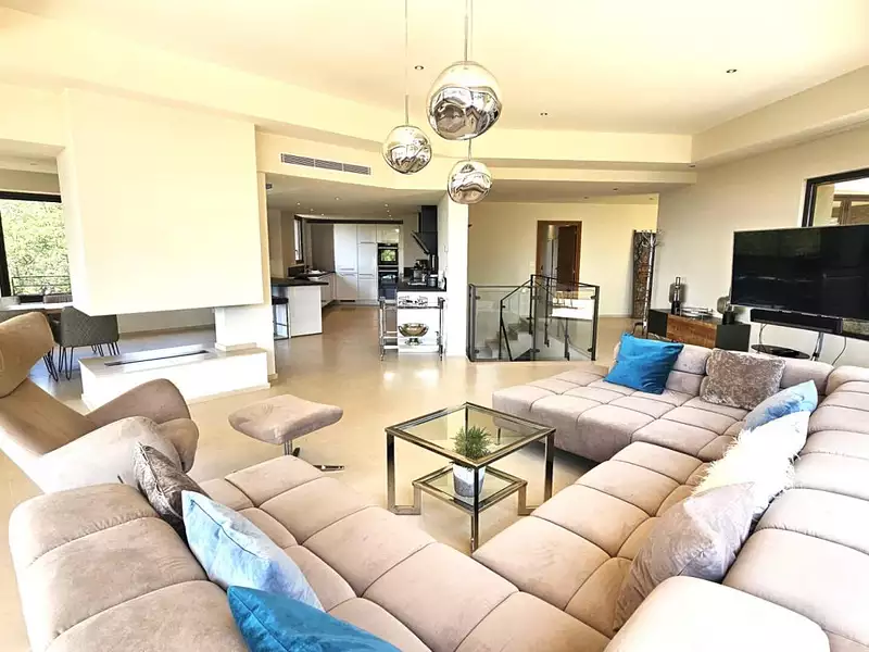 Maison, 608 m²