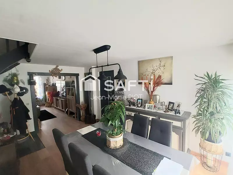 Maison, 167 m²
