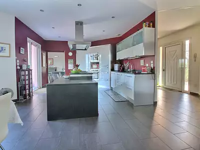 Maison, 330 m²