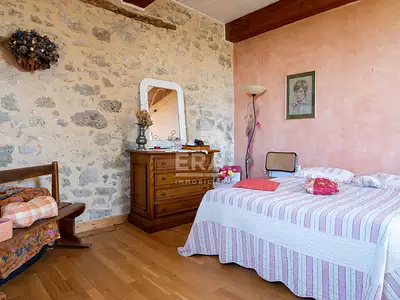 Maison, 225 m²