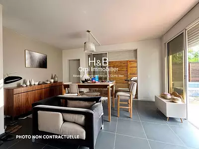 Maison, 248 m²