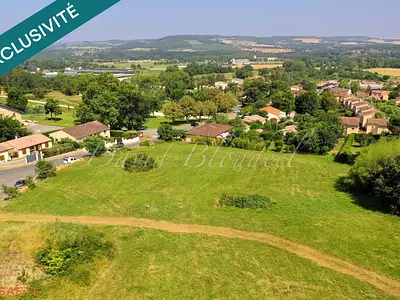 Terrain, 1 573 m²