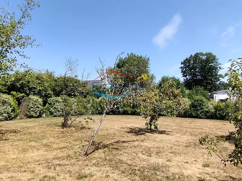 Terrain, 561 m²