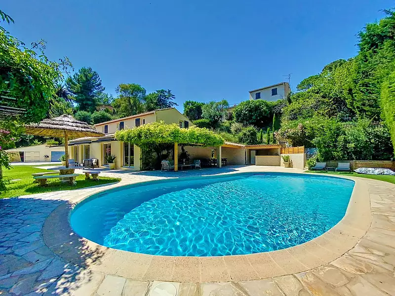 Maison, 185 m²